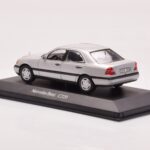 Mercedes C-Class W202 C220 Sølv Minichamps 1:43 - image 3 of 4