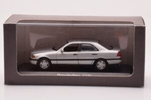 Mercedes C-Class W202 C220 Sølv Minichamps 1:43 B66005705-M1 Metal — billede 4 af 4