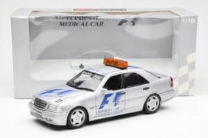 Mercedes C-Class W202 AMG Medical Car F1 1997 UT Models 1:18 26106 Metal — billede 6 af 6