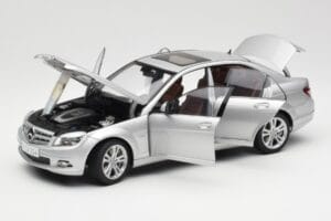 Mercedes C-Class W204 Avantgarde Sølv AUTOart 1:18 B66962368 Metal — billede 2 af 8