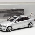 Mercedes C-Class W204 Avantgarde Sølv AUTOart 1:18 B66962368 - image 8 of 8
