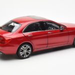 Mercedes C-Class W205 Rød Metallic Asia Exclusive Norev 1:18 - image 3 of 8