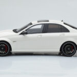Mercedes C63 AMG W204 Hvid GT Spirit 1:18 - image 3 of 6