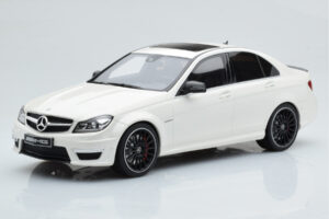 Mercedes C63 AMG W204 Hvid GT Spirit 1:18