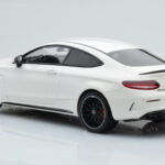 Mercedes C63S AMG C205 Coupe Hvid GT Spirit 1:18 - image 5 of 6