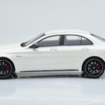 Mercedes C63S AMG W205 Hvid GT Spirit 1:18 - image 3 of 6