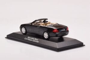 Mercedes CLK A209 Cabriolet Obsidian Sort Metallic Minichamps 1:43 B66961966 Metal — billede 3 af 4