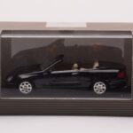 Mercedes CLK A209 Cabriolet Obsidian Sort Metallic Minichamps 1:43 - image 4 of 4