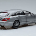 Mercedes CLS Shooting Brake X218 Alanite Grå Norev 1:18 - image 3 of 7