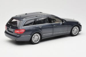 Mercedes E-Class S212 T-Model Tenorit Grå Metallic Minichamps 1:18 B66962447 Metal — billede 3 af 8