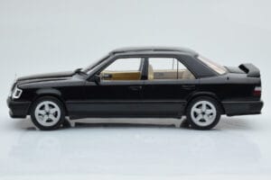Mercedes E-Class W124 Tuning Sort MCG 1:18 MCG18341 Metal — billede 3 af 6