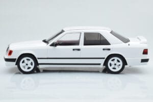 Mercedes E-Class W124 Tuning Hvid MCG 1:18 MCG18343 Metal — billede 3 af 6