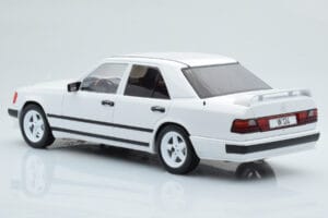 Mercedes E-Class W124 Tuning Hvid MCG 1:18 MCG18343 Metal — billede 5 af 6