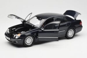 Mercedes E-Class W211 Blå Metallic Kyosho 1:18 B66962147 Metal — billede 2 af 8