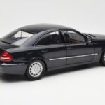 Mercedes E-Class W211 Blå Metallic Kyosho 1:18 B66962147 - image 3 of 8