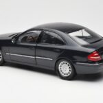 Mercedes E-Class W211 Blå Metallic Kyosho 1:18 B66962147 - image 7 of 8