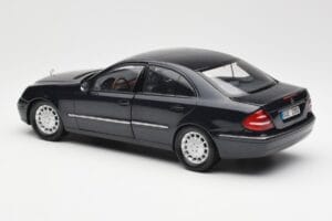 Mercedes E-Class W211 Blå Metallic Kyosho 1:18 B66962147 Metal — billede 7 af 8