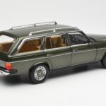 Mercedes 230T W123 T-Model Grøn Metallic Norev 1:18 183730 - image 3 of 8
