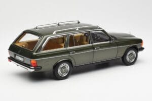 Mercedes 230T W123 T-Model Grøn Metallic Norev 1:18 183730 Metal — billede 3 af 8