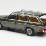 Mercedes 230T W123 T-Model Grøn Metallic Norev 1:18 183730 - image 7 of 8