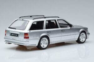 Mercedes E36 AMG S124 Sølv Otto 1:18 OT889 Resin — billede 2 af 6