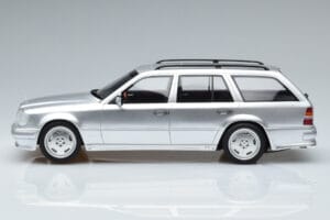 Mercedes E36 AMG S124 Sølv Otto 1:18 OT889 Resin — billede 3 af 6