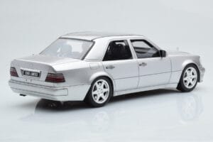 Mercedes E500 W124 Sølv Otto 1:18 OT623 Resin — billede 2 af 6