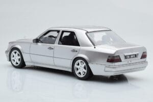 Mercedes E500 W124 Sølv Otto 1:18 OT623 Resin — billede 5 af 6