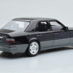 Mercedes E60 AMG W124 Sort Otto 1:18 - image 2 of 6