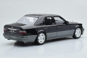 Mercedes E60 AMG W124 Sort Otto 1:18 OT131 Resin — billede 2 af 6