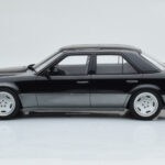 Mercedes E60 AMG W124 Sort Otto 1:18 - image 3 of 6