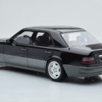 Mercedes E60 AMG W124 Sort Otto 1:18 - image 5 of 6