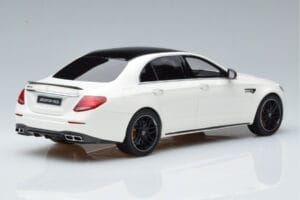 Mercedes AMG E63 S W213 Hvid GT Spirit 1:18 B66965711 Resin — billede 2 af 6