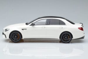 Mercedes AMG E63 S W213 Hvid GT Spirit 1:18 B66965711 Resin — billede 3 af 6