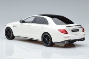 Mercedes AMG E63 S W213 Hvid GT Spirit 1:18 B66965711 Resin — billede 5 af 6