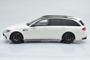 Mercedes AMG E63 S S213 T-Model Hvid GT Spirit 1:18 GT795 Resin — billede 3 af 6