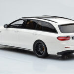Mercedes AMG E63 S S213 T-Model Hvid GT Spirit 1:18 - image 5 of 6