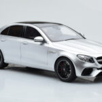 Mercedes AMG E63 S W213 Sølv GT Spirit 1:18 - image 4 of 6