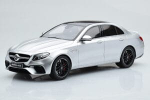 Mercedes AMG E63 S W213 Sølv GT Spirit 1:18 GT230
