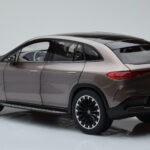 Mercedes EQE SUV X294 AMG Line Velvet Brun NZG 1:18 - image 7 of 8