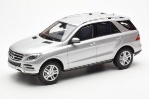 Mercedes M-Class W166 Iridium Sølv Metallic Minichamps 1:18 B66960064