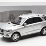 Mercedes M-Class W166 Iridium Sølv Metallic Minichamps 1:18 B66960064 - image 8 of 8