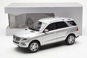 Mercedes M-Class W166 Iridium Sølv Metallic Minichamps 1:18 B66960064 Metal — billede 8 af 8