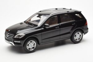 Mercedes M-Class W166 Obsidian Sort Metallic Minichamps 1:18 B66960063