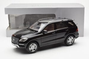 Mercedes M-Class W166 Obsidian Sort Metallic Minichamps 1:18 B66960063 Metal — billede 8 af 8