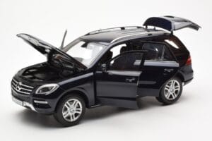 Mercedes M-Class W166 Tansanite Blå Metallic Minichamps 1:18 B66960065 Metal — billede 2 af 8