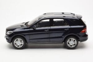 Mercedes M-Class W166 Tansanite Blå Metallic Minichamps 1:18 B66960065 Metal — billede 4 af 8