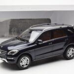Mercedes M-Class W166 Tansanite Blå Metallic Minichamps 1:18 B66960065 - image 8 of 8