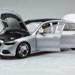 Mercedes Maybach S600 W222 V12 Biturbo Hightech Sølv Almost Real 1:18 - image 2 of 12
