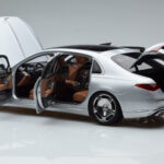 Mercedes Maybach S600 W222 V12 Biturbo Hightech Sølv Almost Real 1:18 - image 8 of 12
